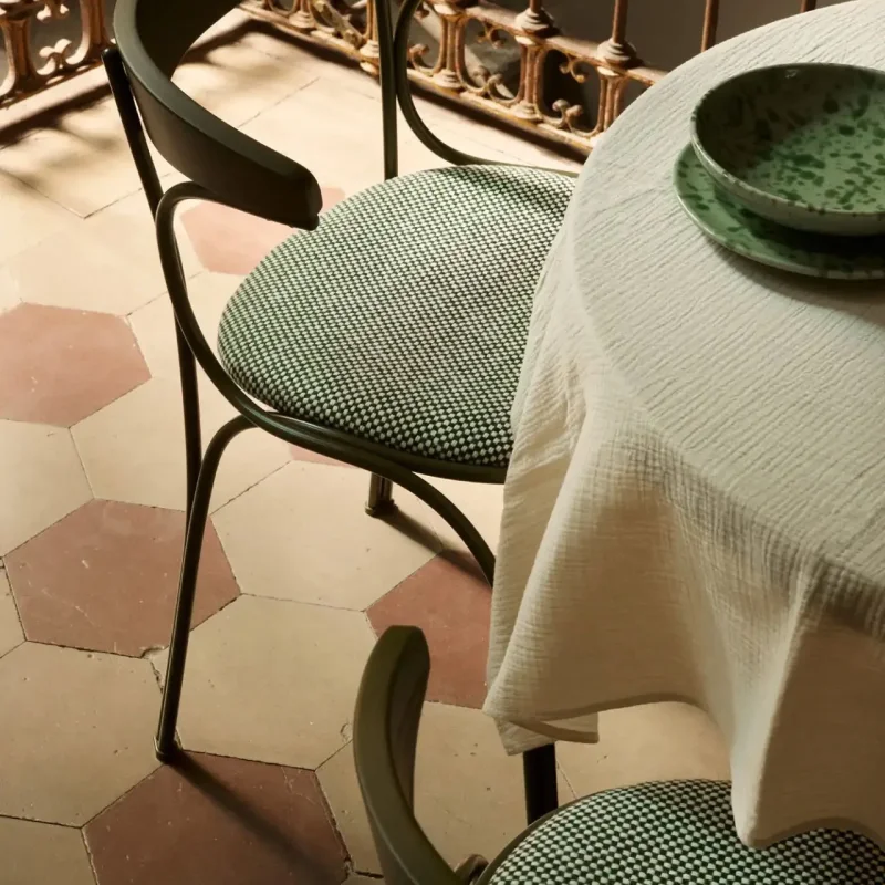 Ample Upholstered - Gebrüder Thonet Vienna w Mesmetric