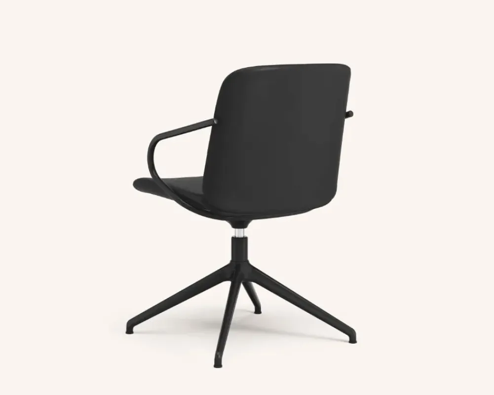 Amstelle armchair with 4 star base – Swedese at Mesmetric