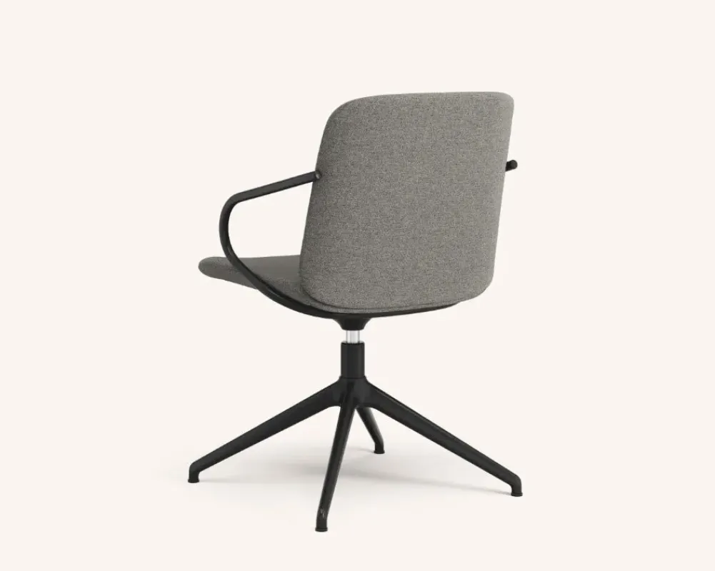 Amstelle armchair with 4 star base – Swedese at Mesmetric