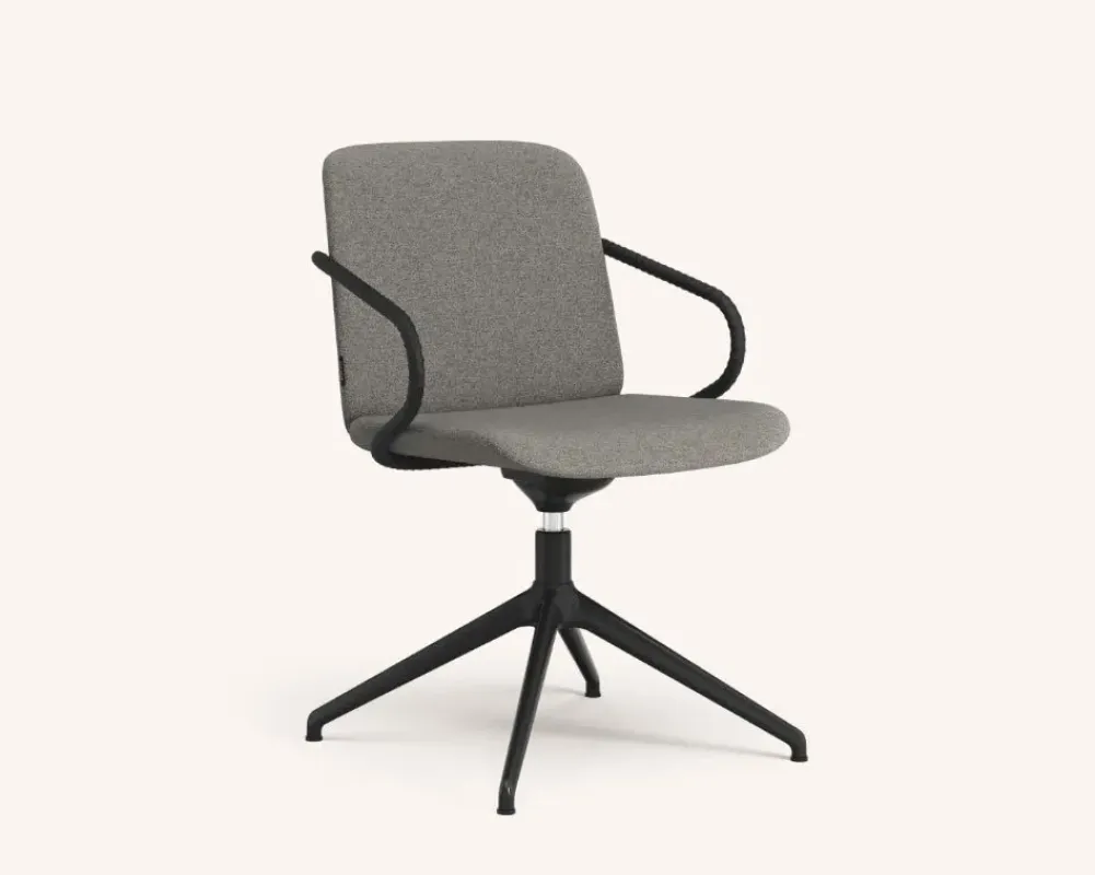 Amstelle armchair with 4 star base – Swedese at Mesmetric