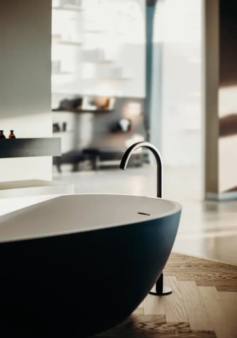 Spoon M Bathtube by Agape | Mesmetric