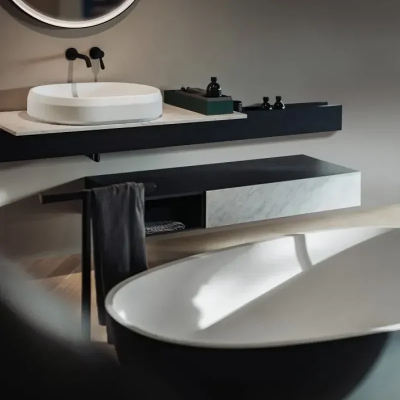 Spoon M Bathtube by Agape | Mesmetric