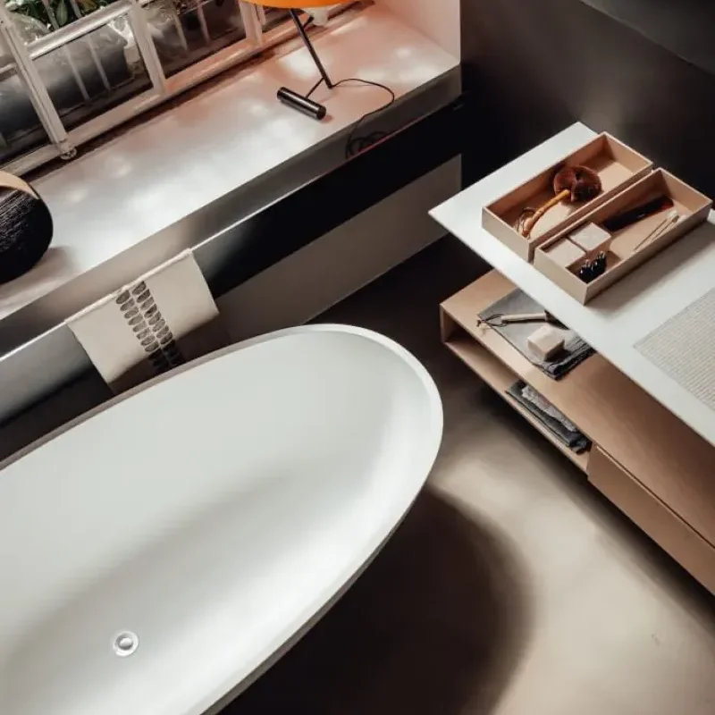 Spoon M Bathtube by Agape | Mesmetric