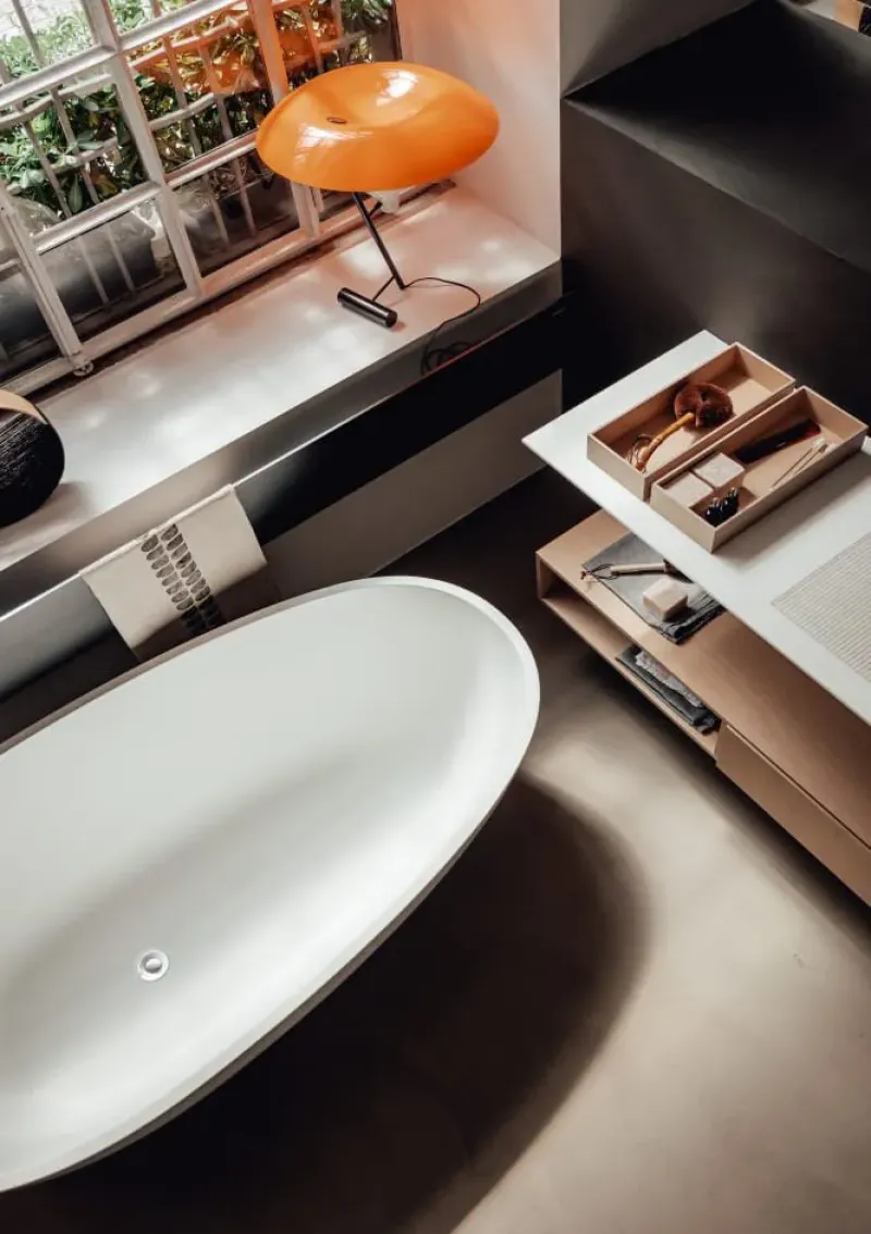 Spoon M Bathtube by Agape | Mesmetric