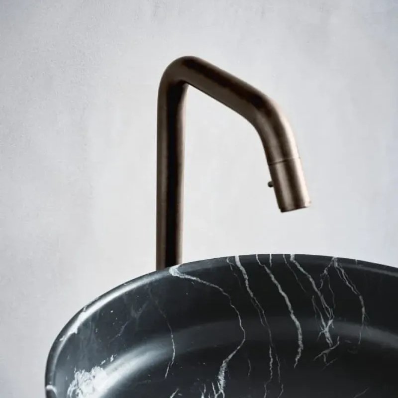 Memory Floor Standing Spout