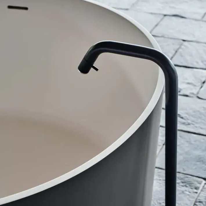 Memory Floor Standing Spout For Bathtub