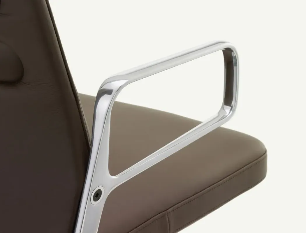 AC 5 Meet - Vitra w Mesmetric