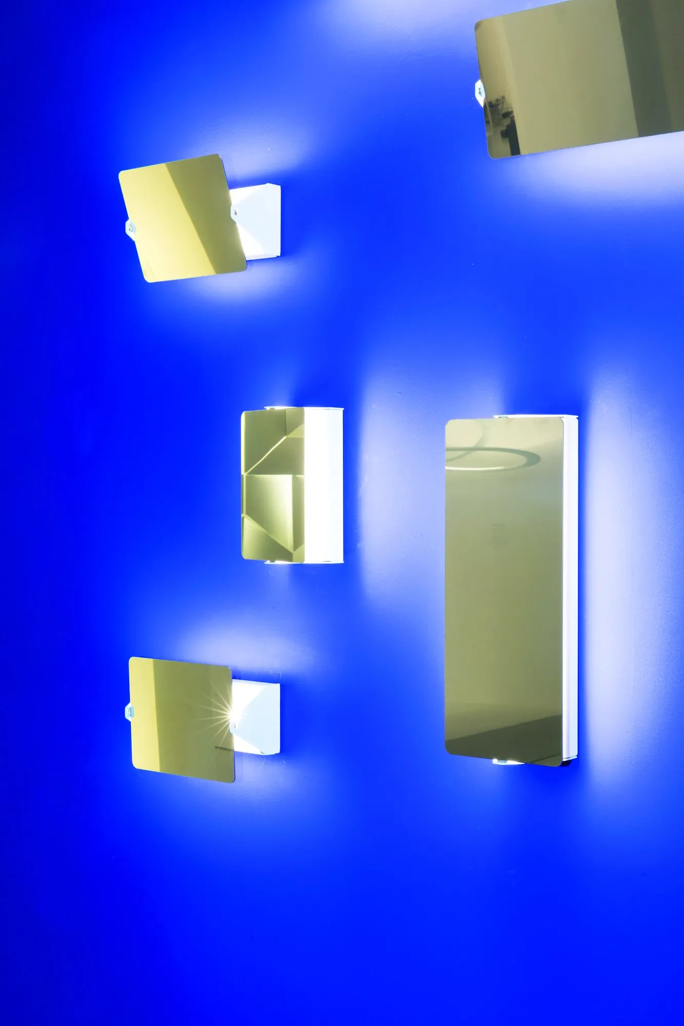 Applique À Volet Pivotant Double – Nemo Lighting at Mesmetric