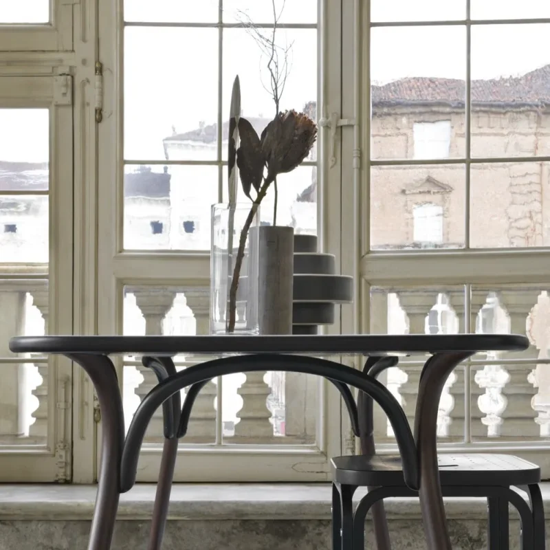Arch Dining – Gebrüder Thonet Vienna at Mesmetric