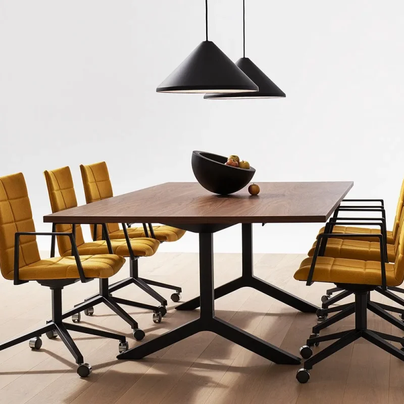Archal 4-feet – Lammhults at Mesmetric