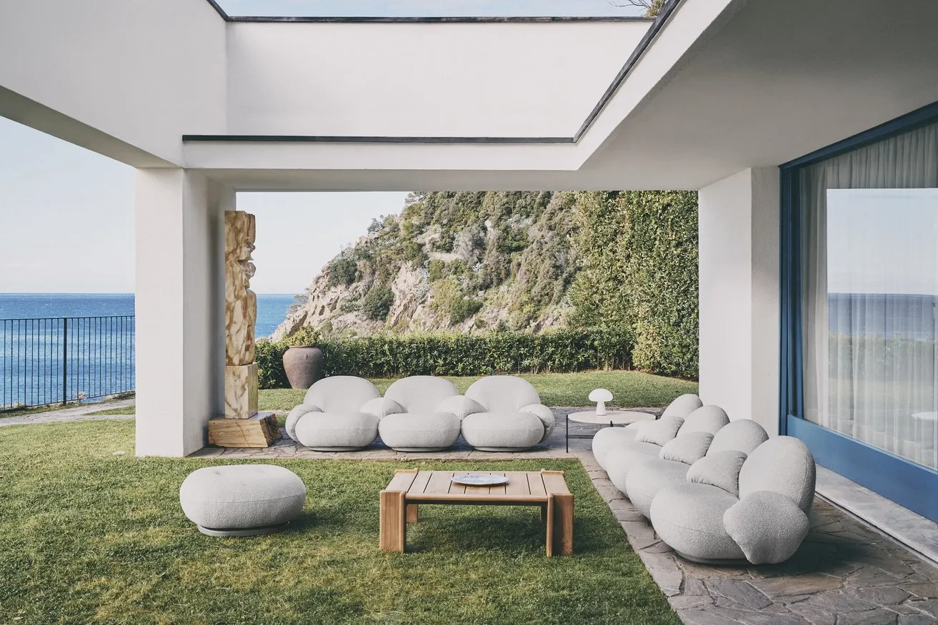Atmosfera coffee table outdoor - Gubi.dk w Mesmetric