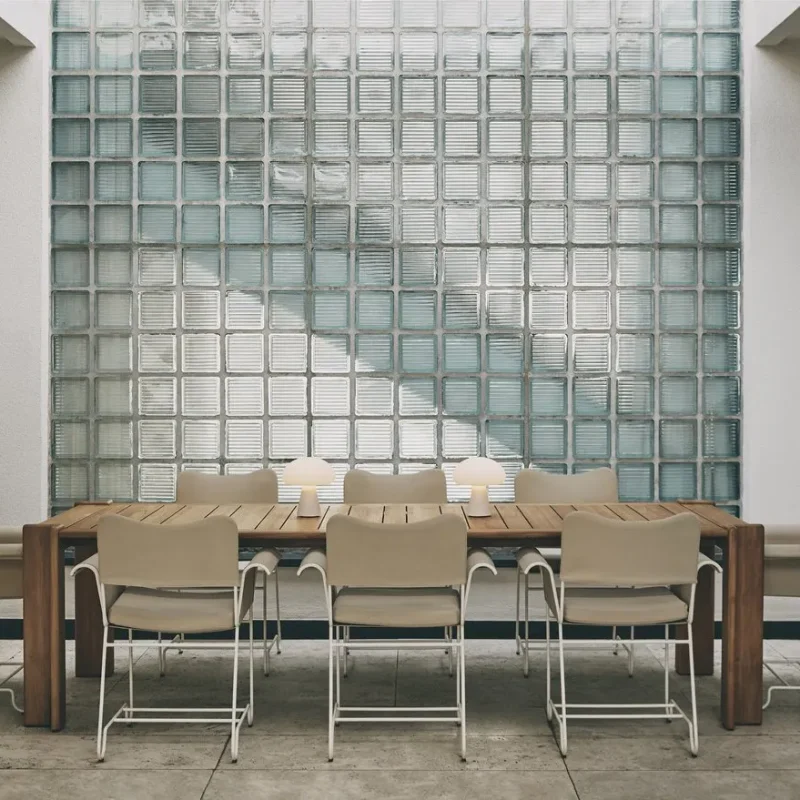 Atmosfera table outdoor - Gubi.dk w Mesmetric