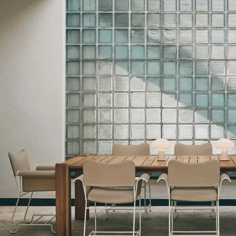 Atmosfera table outdoor - Gubi.dk w Mesmetric