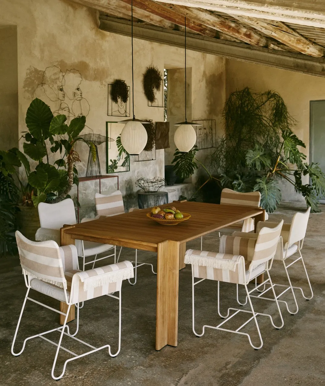 Atmosfera table outdoor - Gubi.dk w Mesmetric