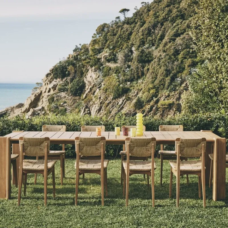 Atmosfera table outdoor - Gubi.dk w Mesmetric