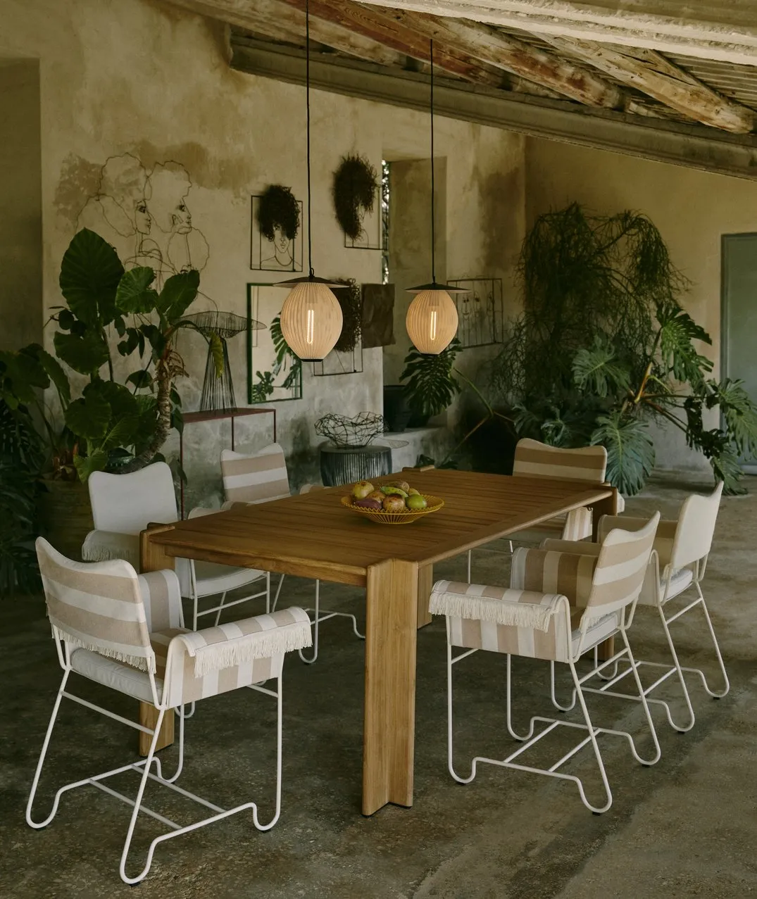 Atmosfera table outdoor - Gubi.dk w Mesmetric
