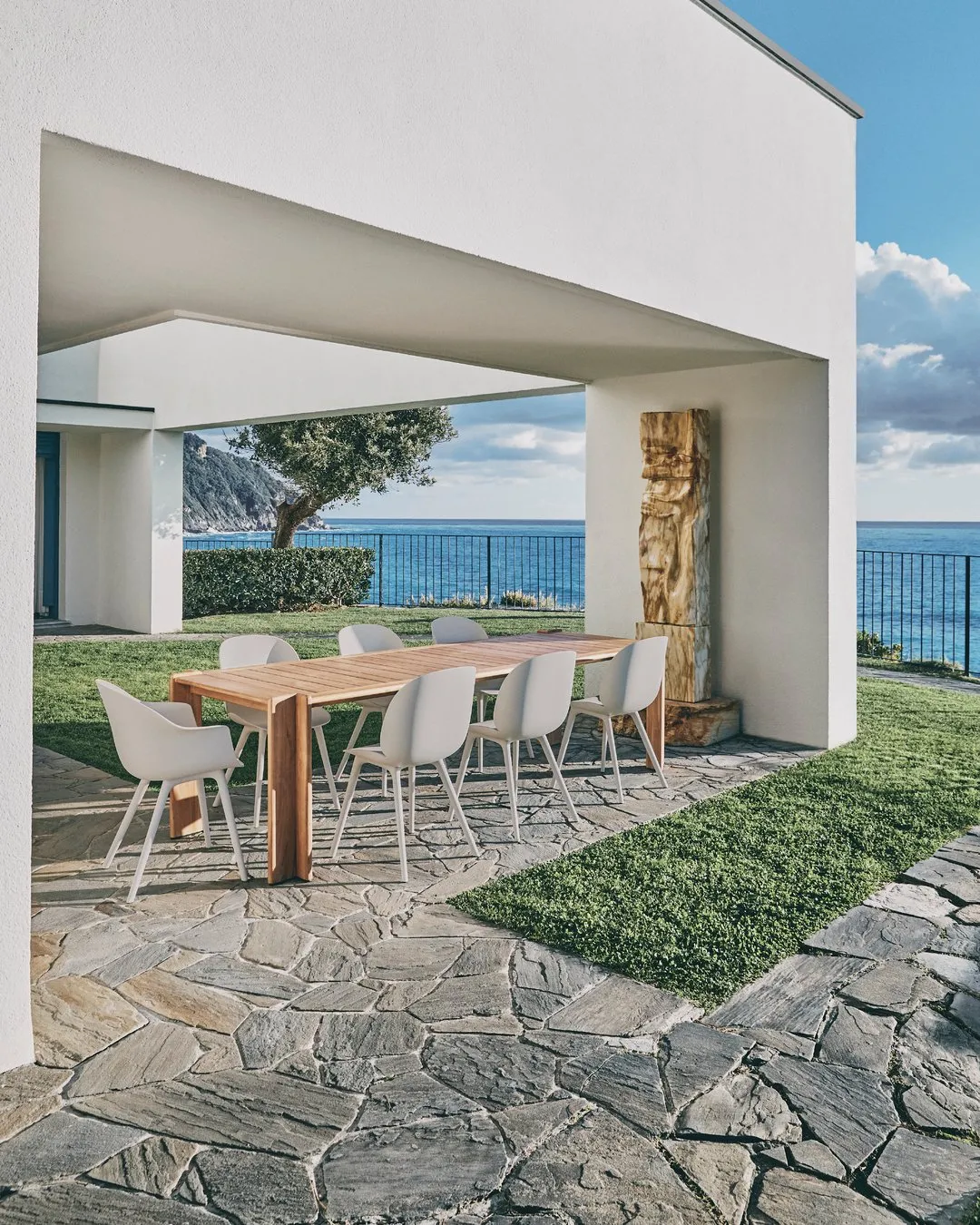 Atmosfera table outdoor - Gubi.dk w Mesmetric
