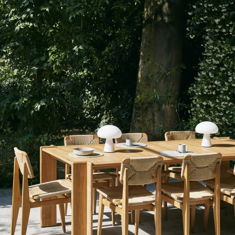 Atmosfera table outdoor - Gubi.dk w Mesmetric