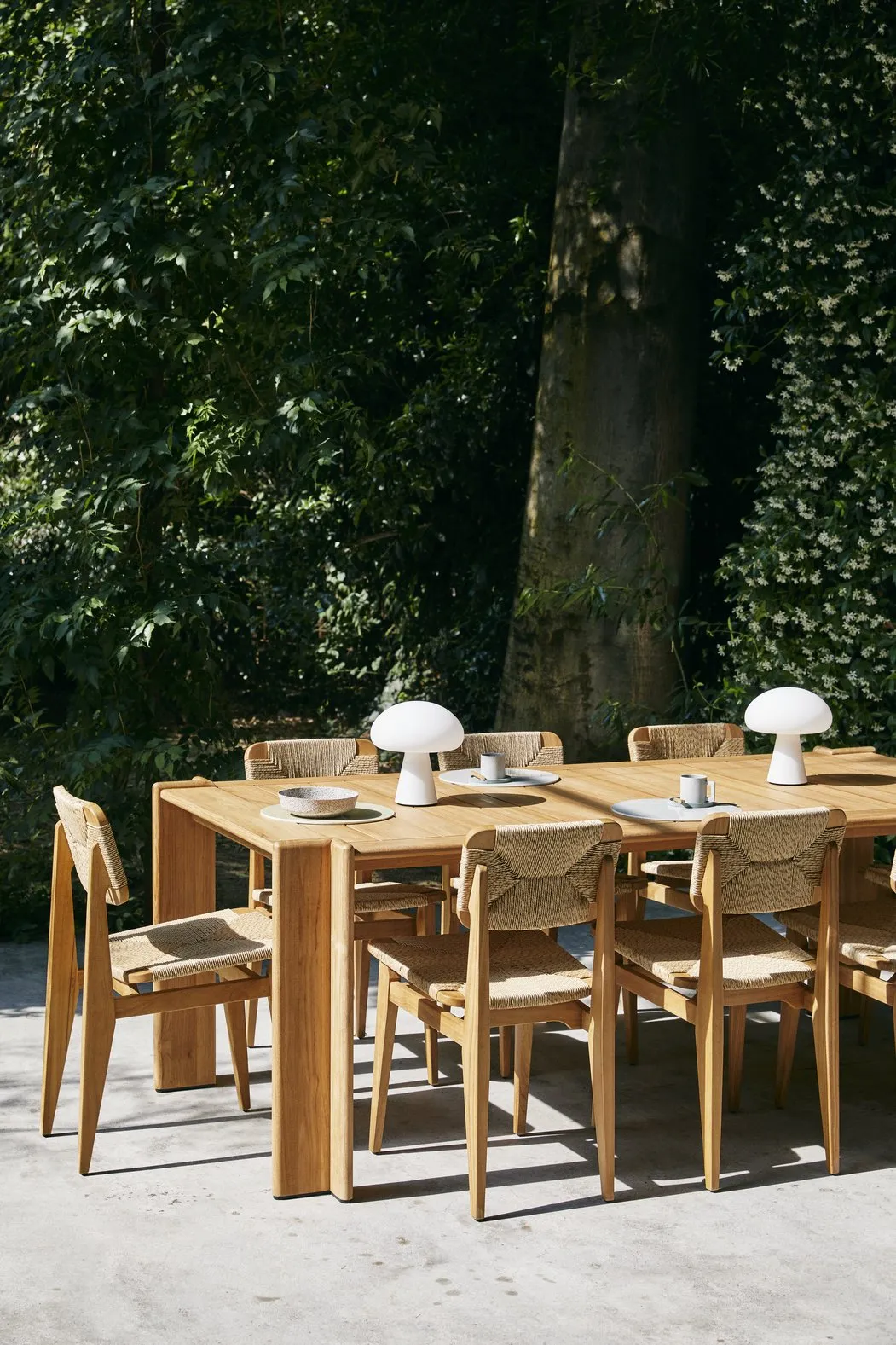 Atmosfera table outdoor - Gubi.dk w Mesmetric