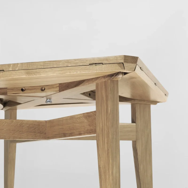 B-table pivoting round / square - Gubi.dk w Mesmetric