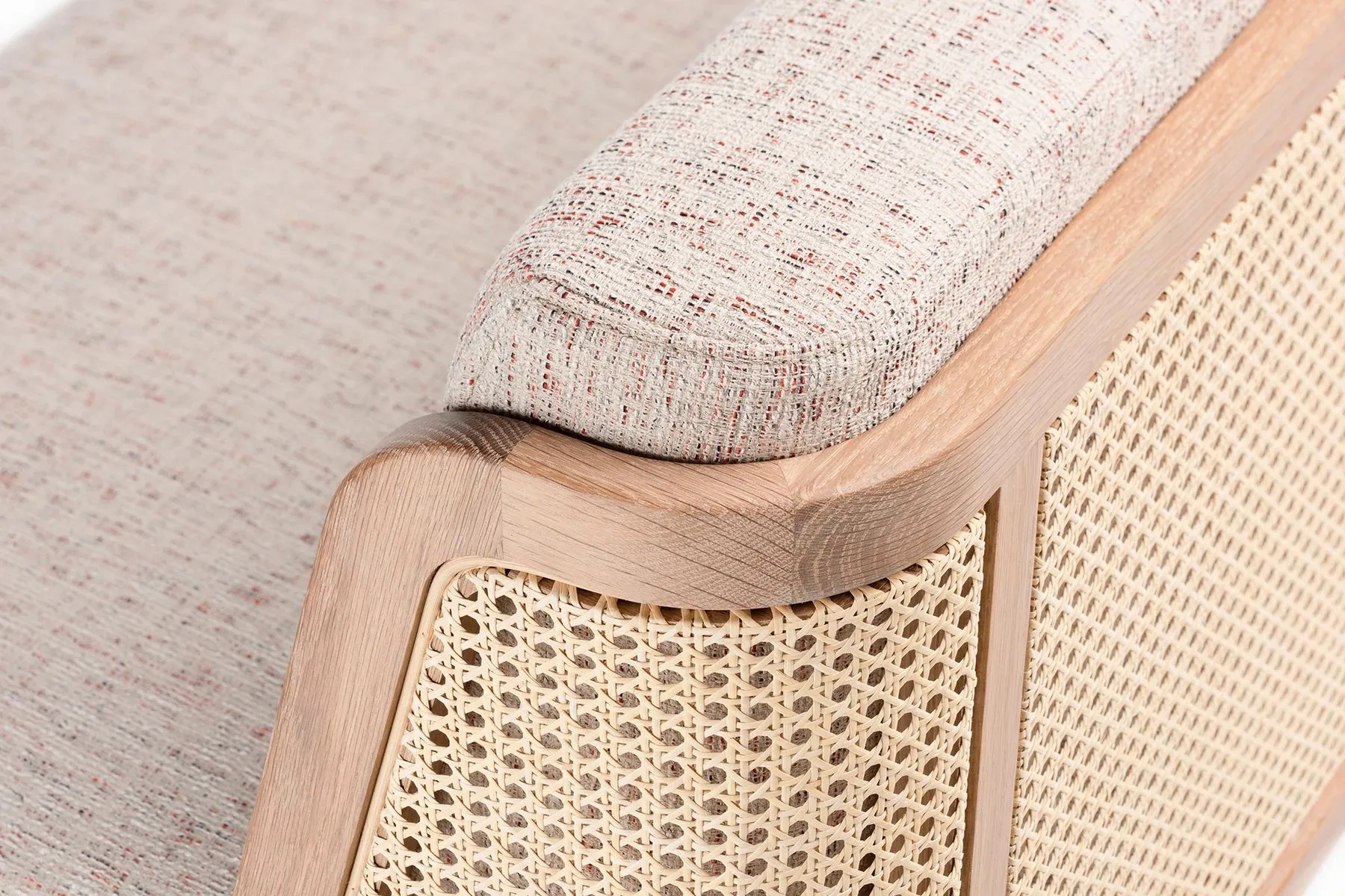 267, 268 Throne Sofa – De La Espada at Mesmetric