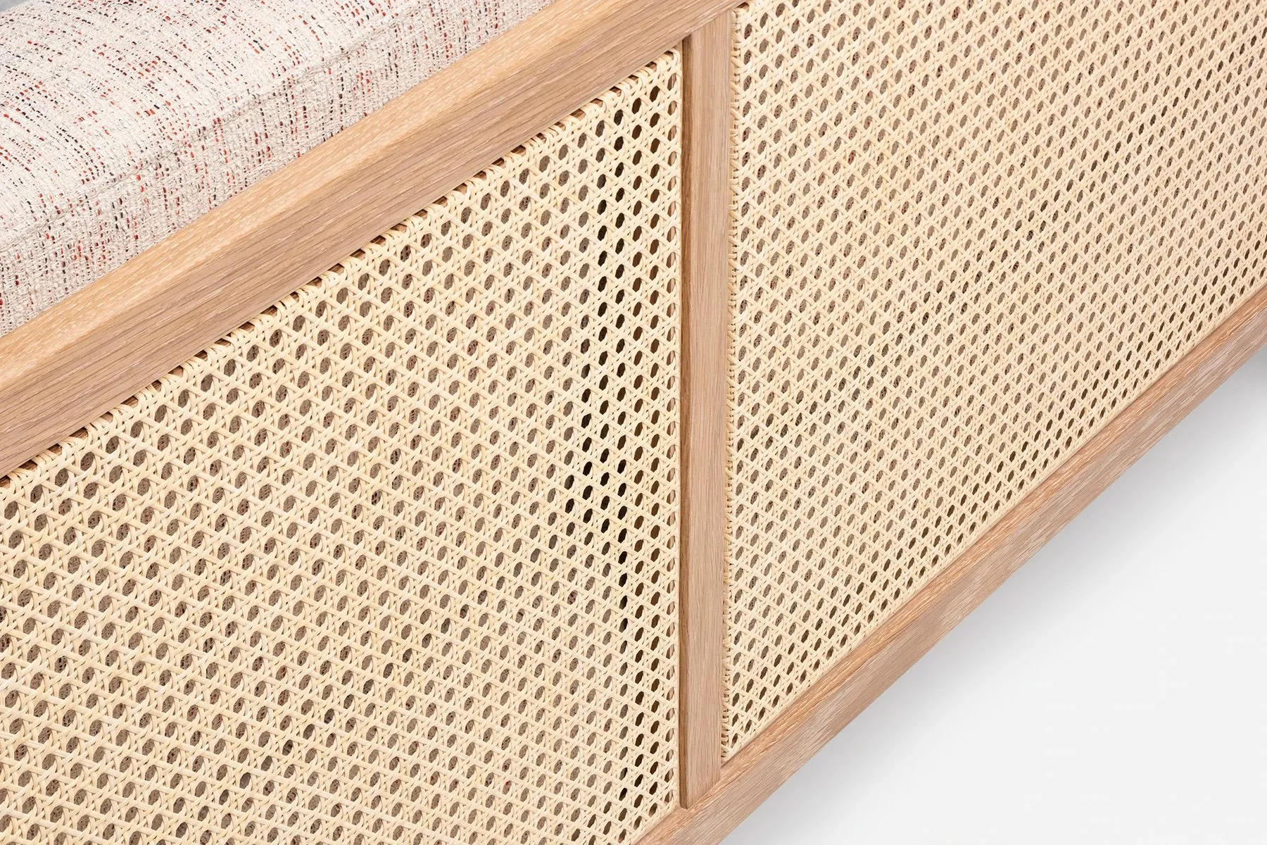 267, 268 Throne Sofa – De La Espada at Mesmetric