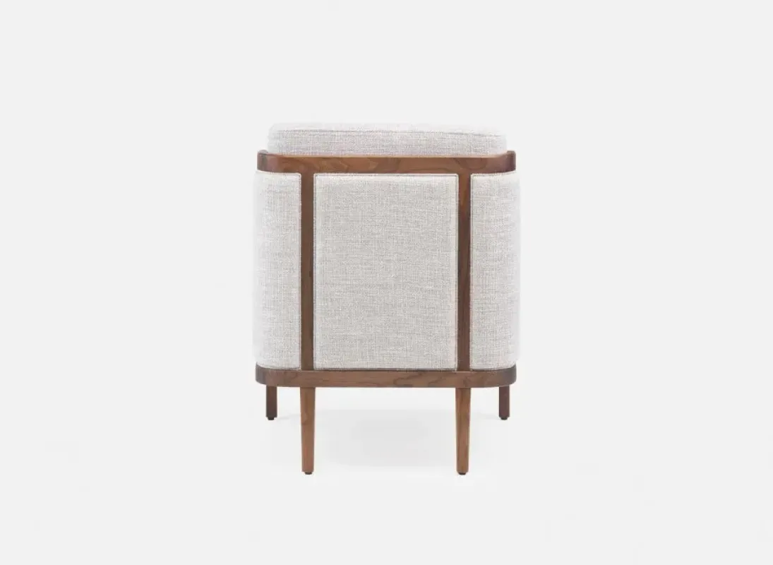 269 Throne Lounge Chair - De La Espada w Mesmetric