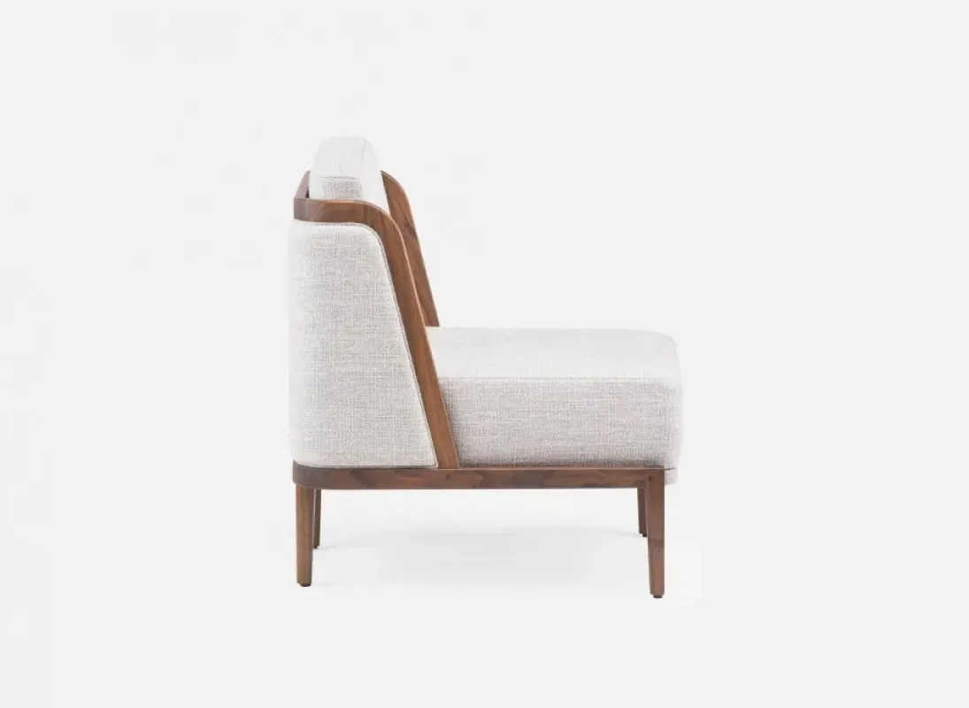 269 Throne Lounge Chair - De La Espada w Mesmetric