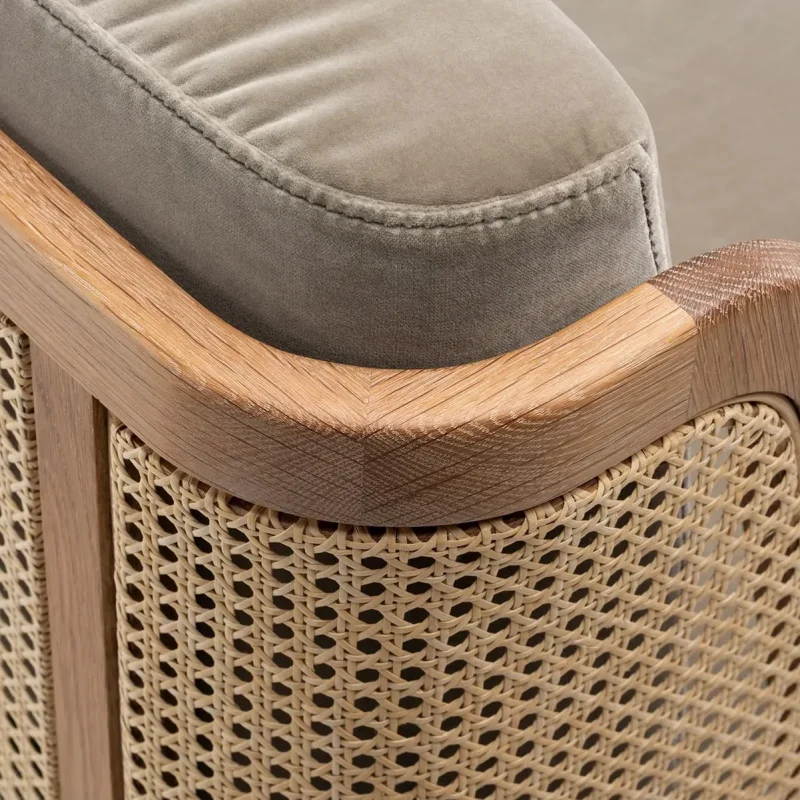 270 Throne Lounge Chair – De La Espada at Mesmetric