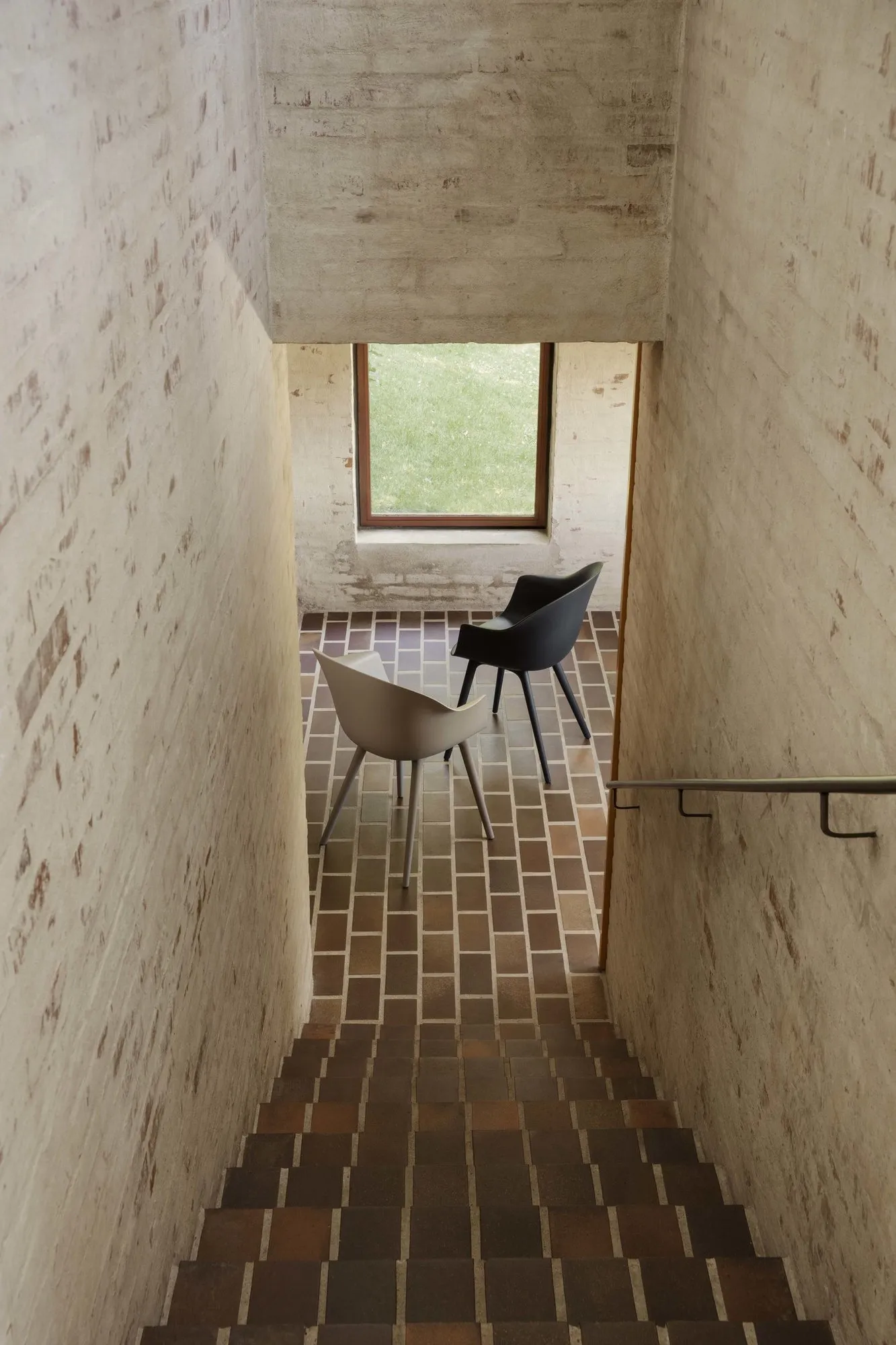 Bat dining plastic base – Gubi.dk at Mesmetric