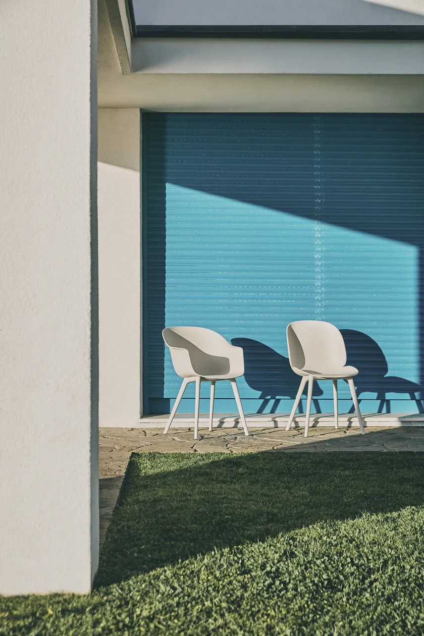 Bat dining plastic base outdoor – Gubi.dk at Mesmetric