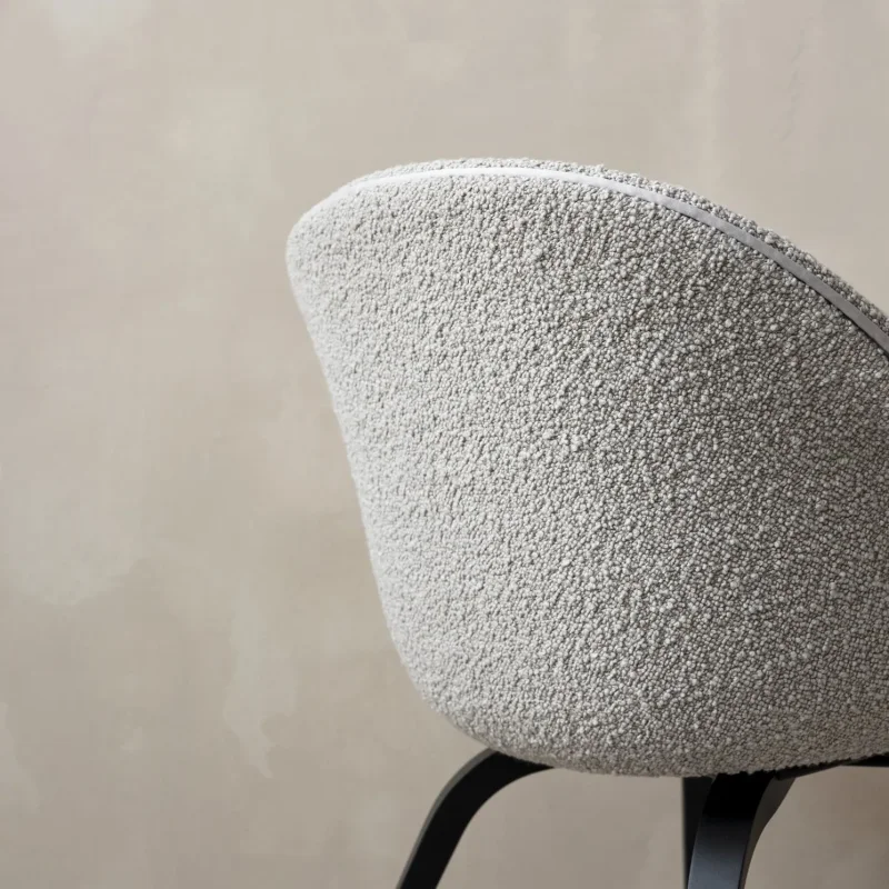 Bat dining wood base upholstered - Gubi.dk w Mesmetric