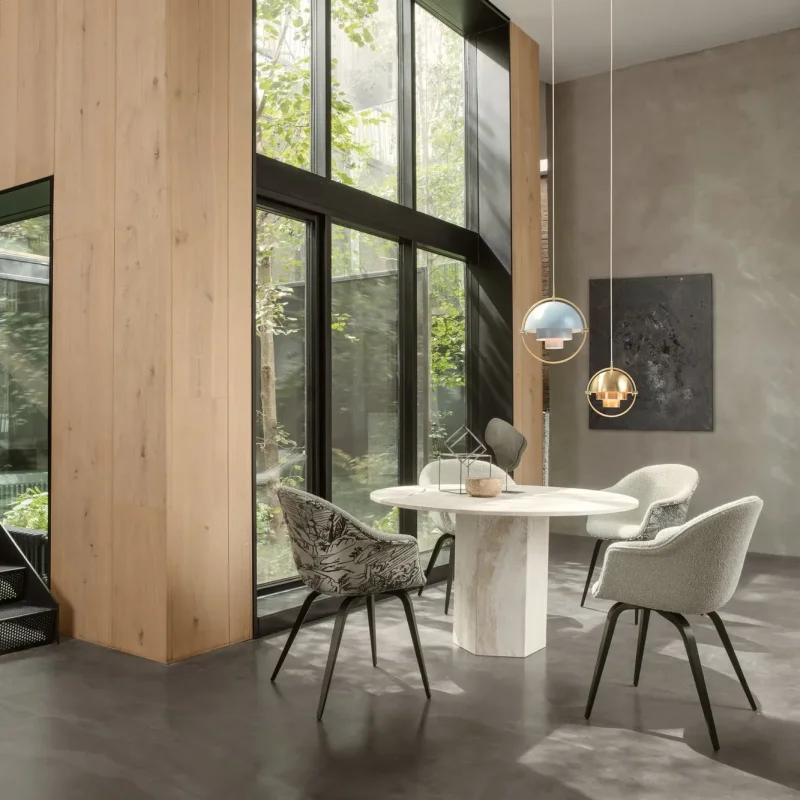 Bat dining wood base upholstered - Gubi.dk w Mesmetric