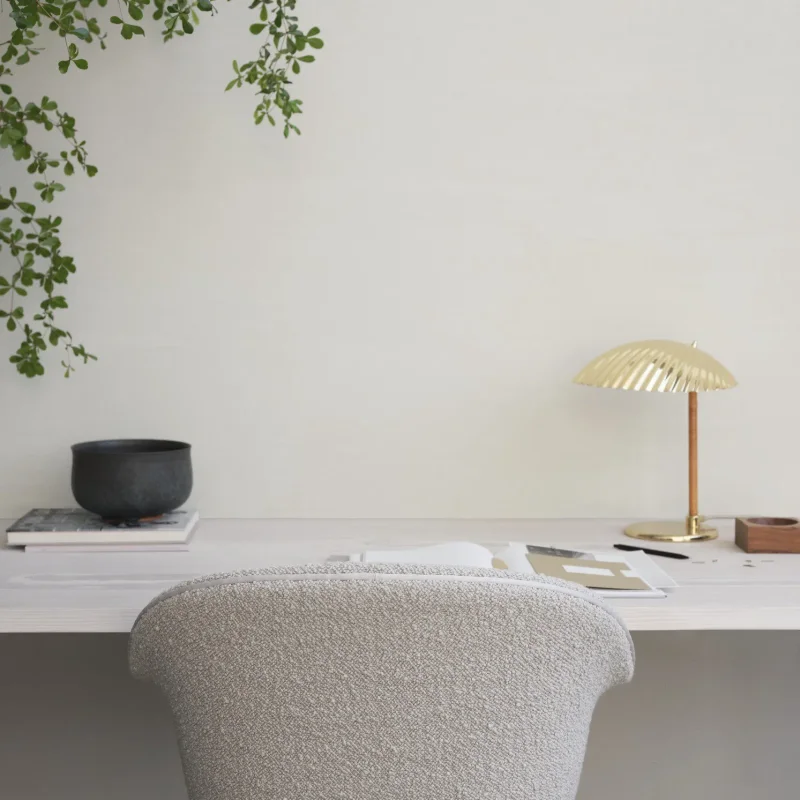 Bat meeting 4-star base upholstered – Gubi.dk at Mesmetric