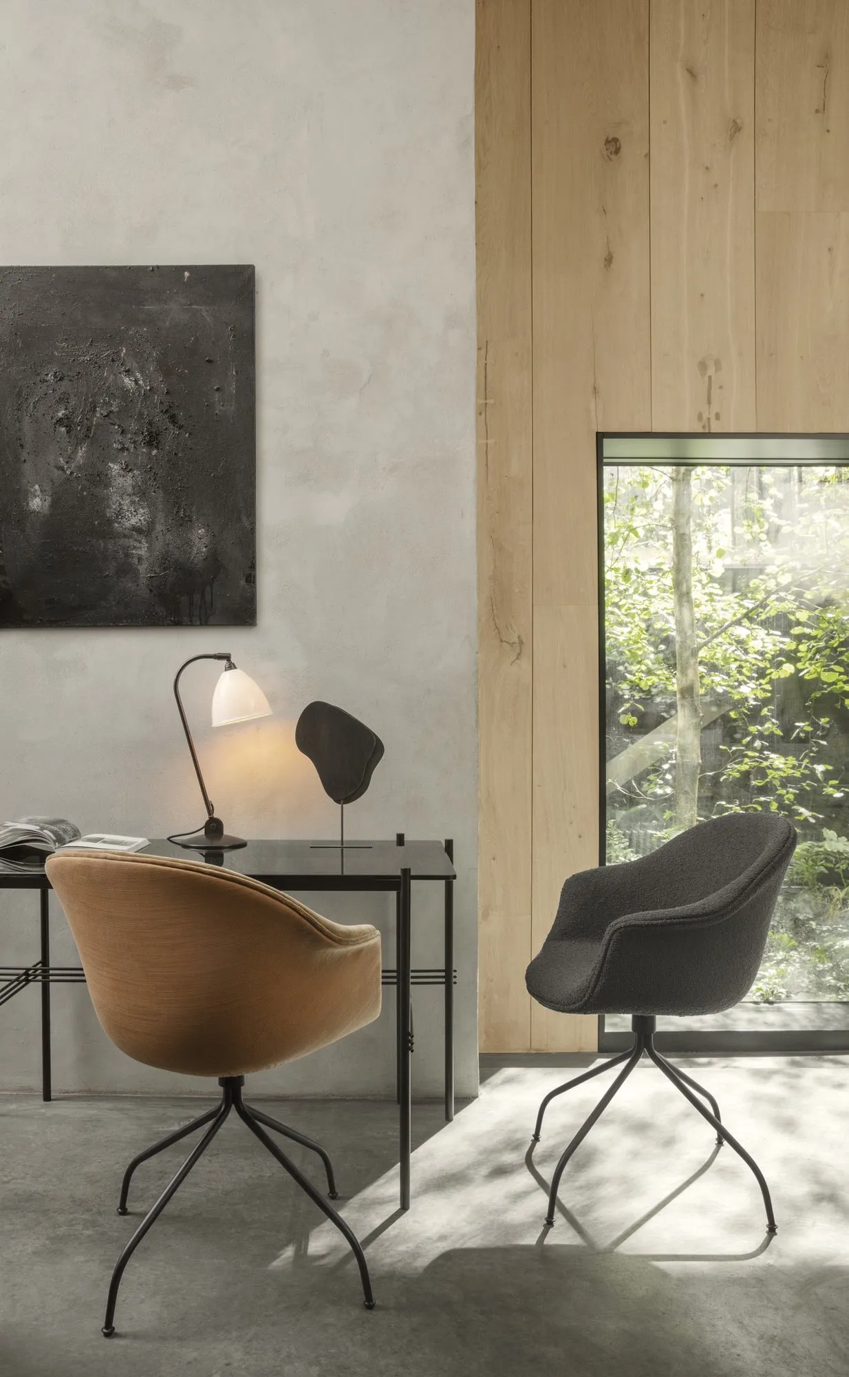 Bat meeting swivel base upholstered - Gubi.dk w Mesmetric