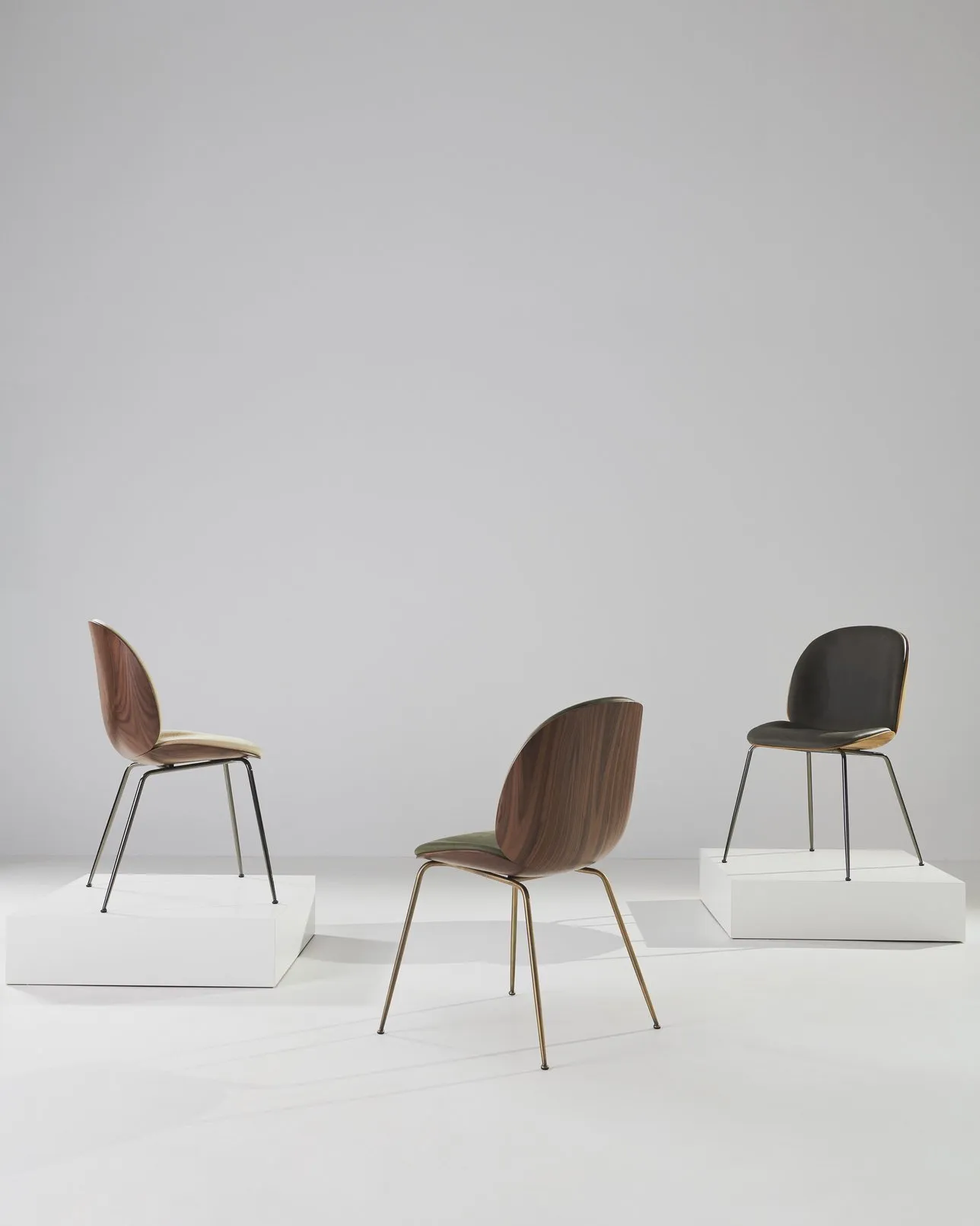 Beetle dining 3d veneer conic base - Gubi.dk w Mesmetric