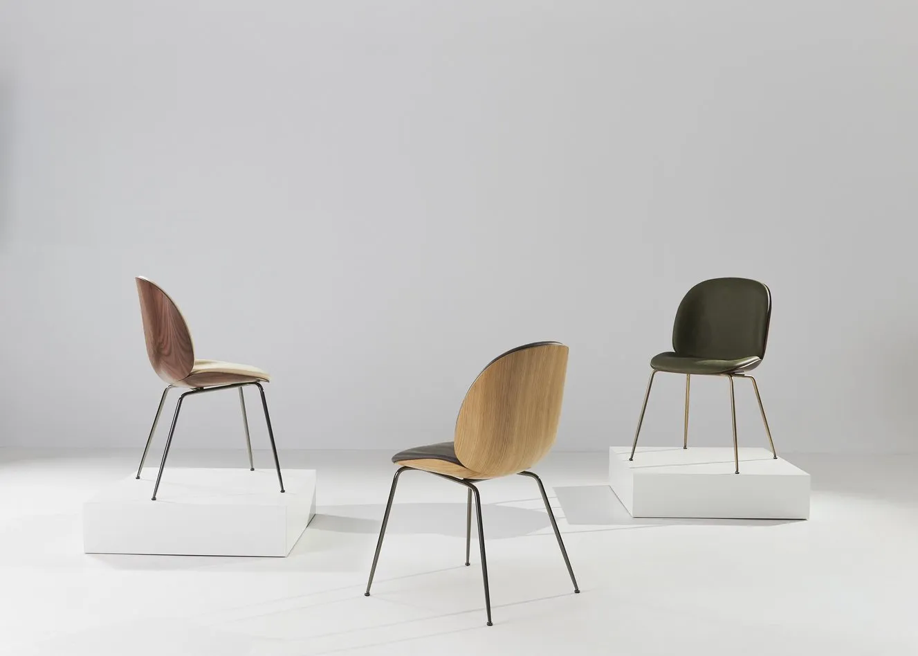 Beetle dining 3d veneer conic base - Gubi.dk w Mesmetric