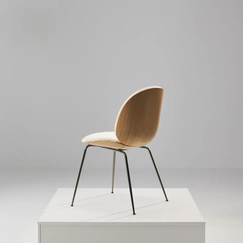 Beetle dining 3d veneer conic base - Gubi.dk w Mesmetric