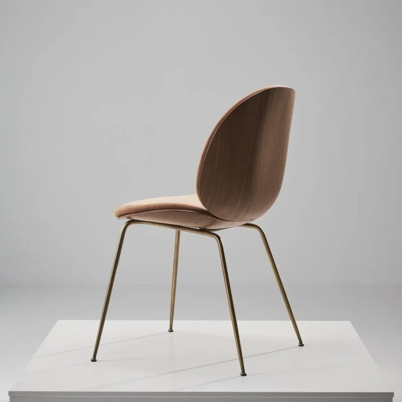 Beetle dining 3d veneer conic base - Gubi.dk w Mesmetric