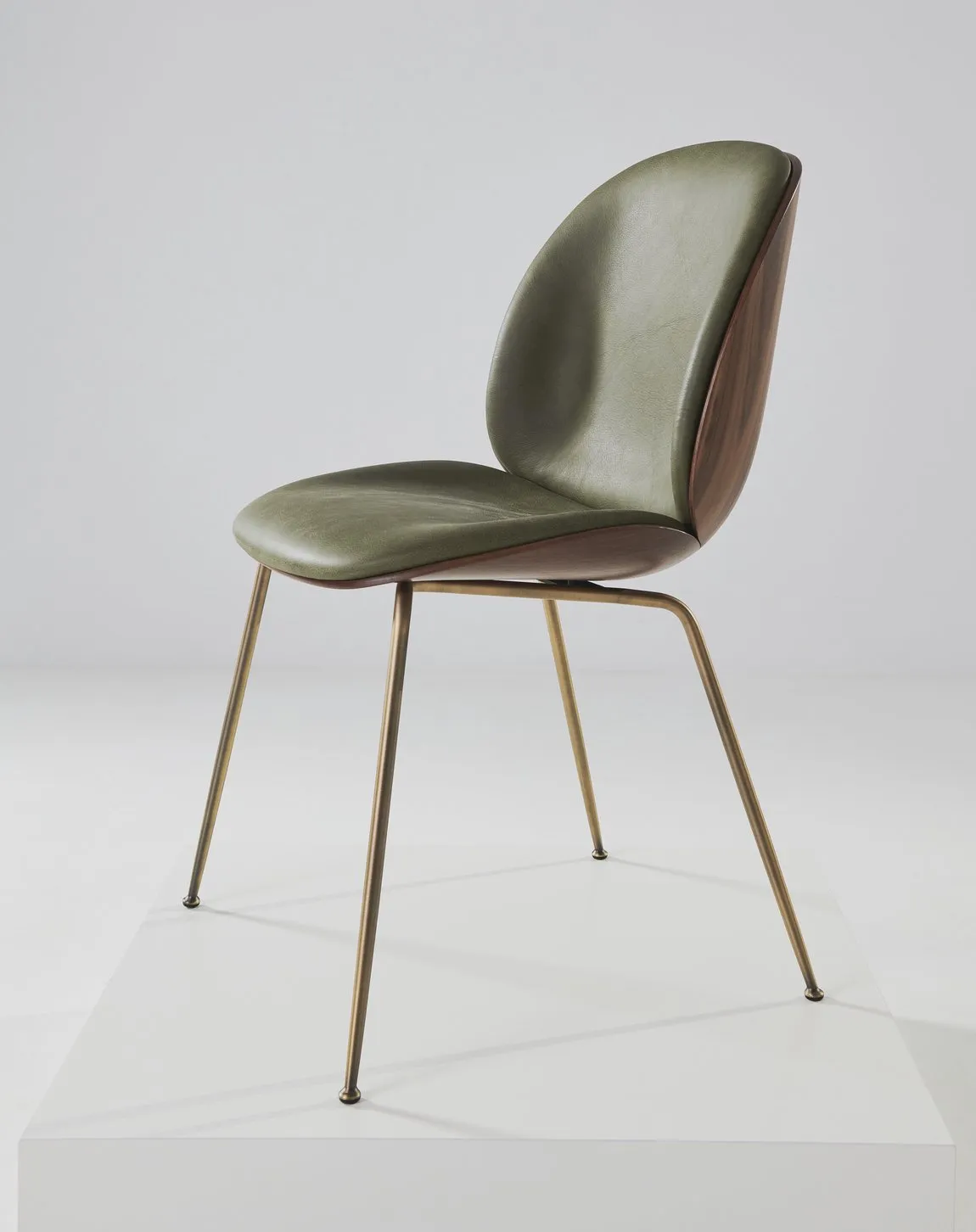 Beetle dining 3d veneer conic base - Gubi.dk w Mesmetric
