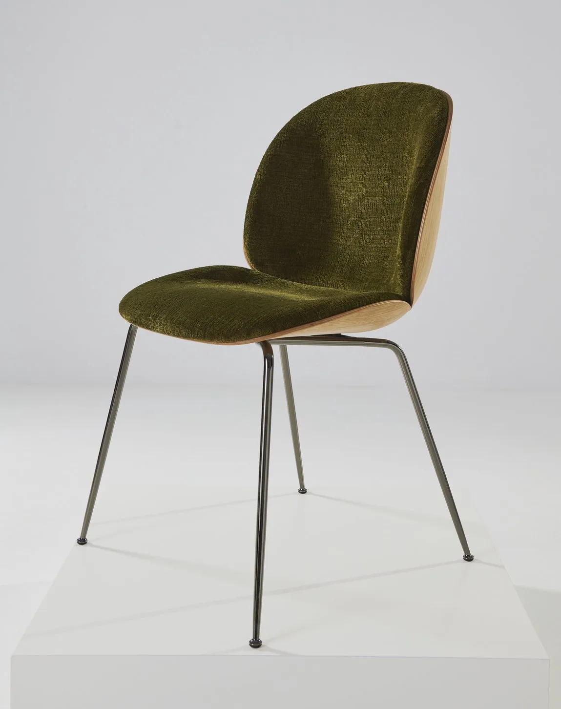Beetle dining 3d veneer conic base - Gubi.dk w Mesmetric