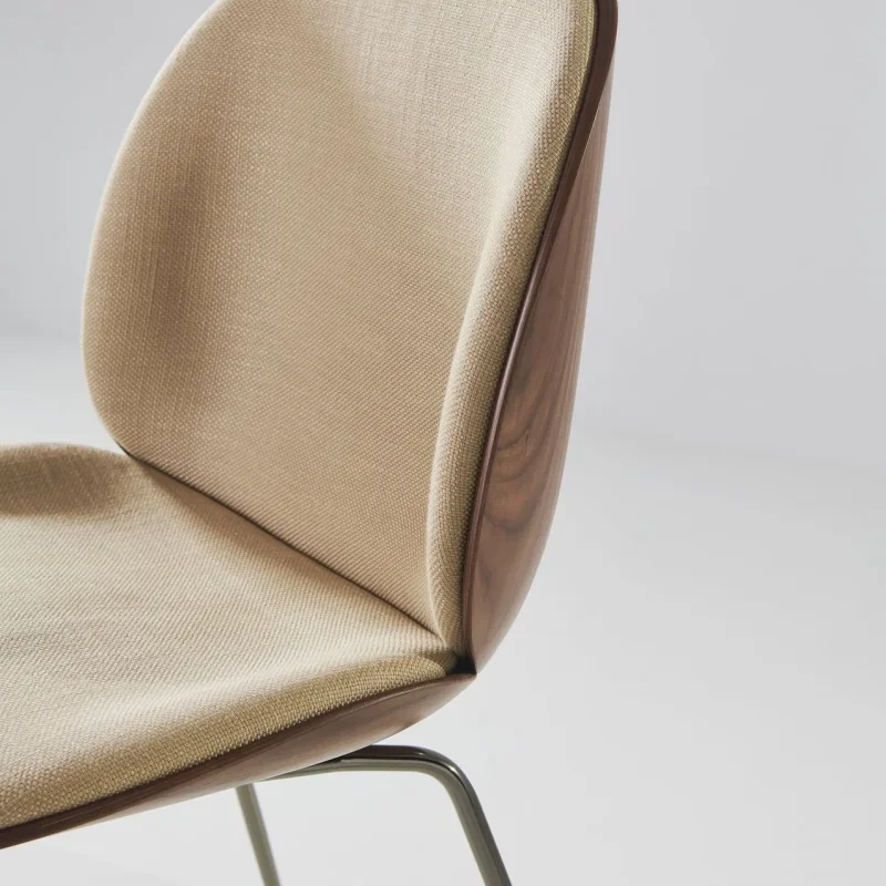 Beetle dining 3d veneer conic base - Gubi.dk w Mesmetric