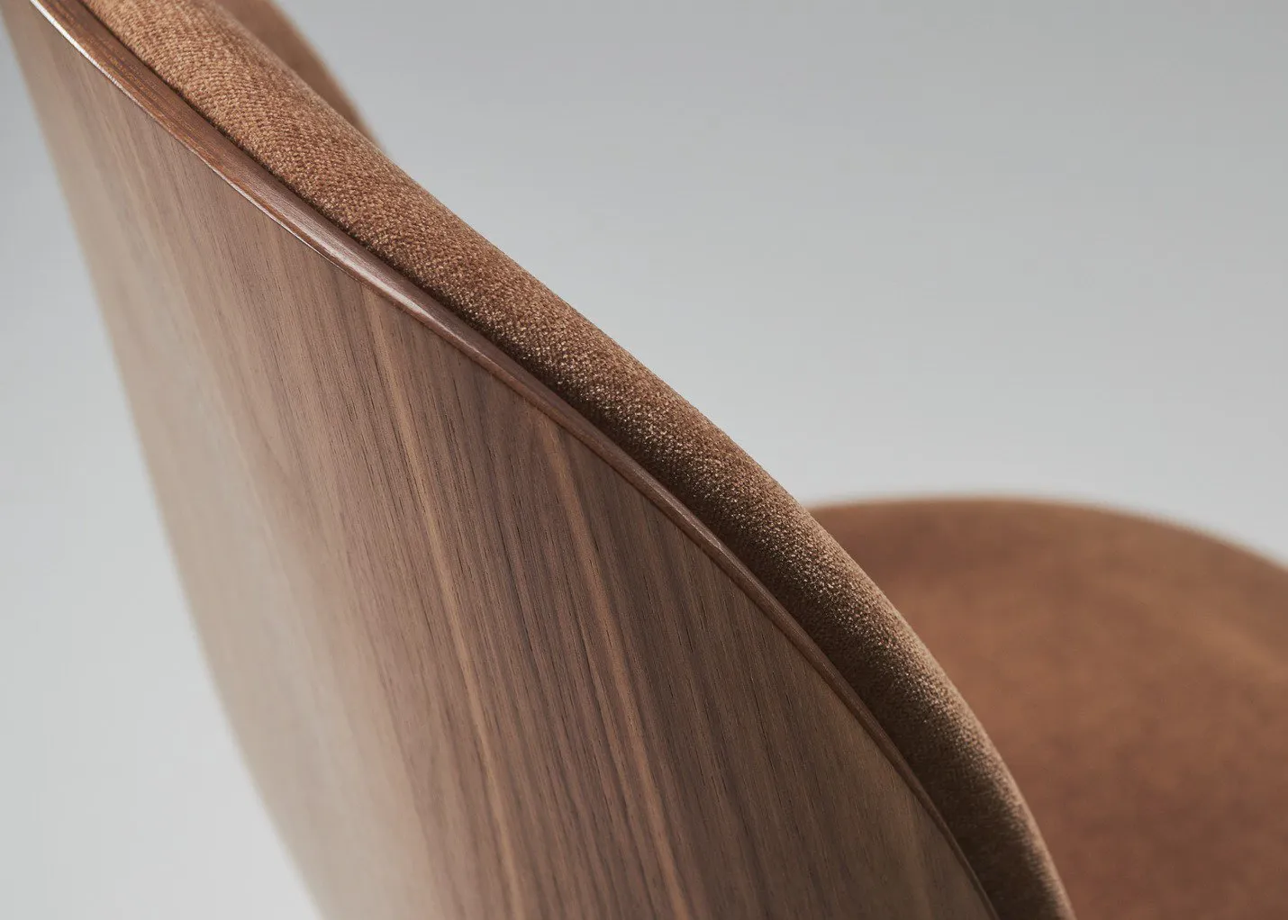 Beetle veneer conic base – Gubi.dk at Mesmetric