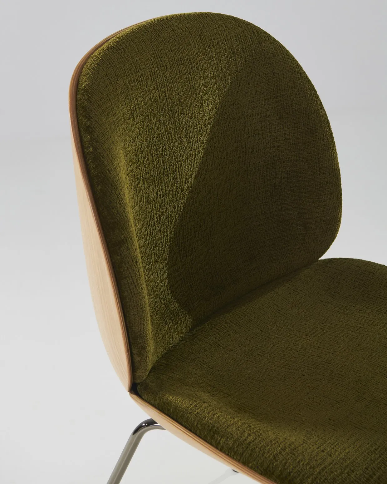 Beetle veneer conic base – Gubi.dk at Mesmetric