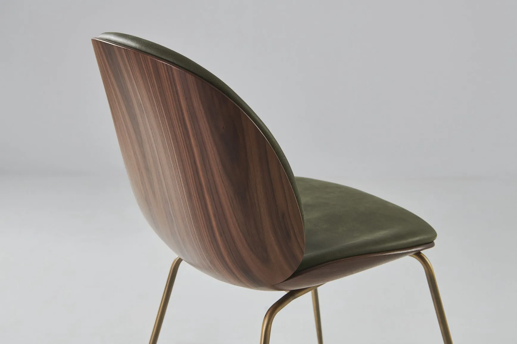 Beetle veneer conic base – Gubi.dk at Mesmetric