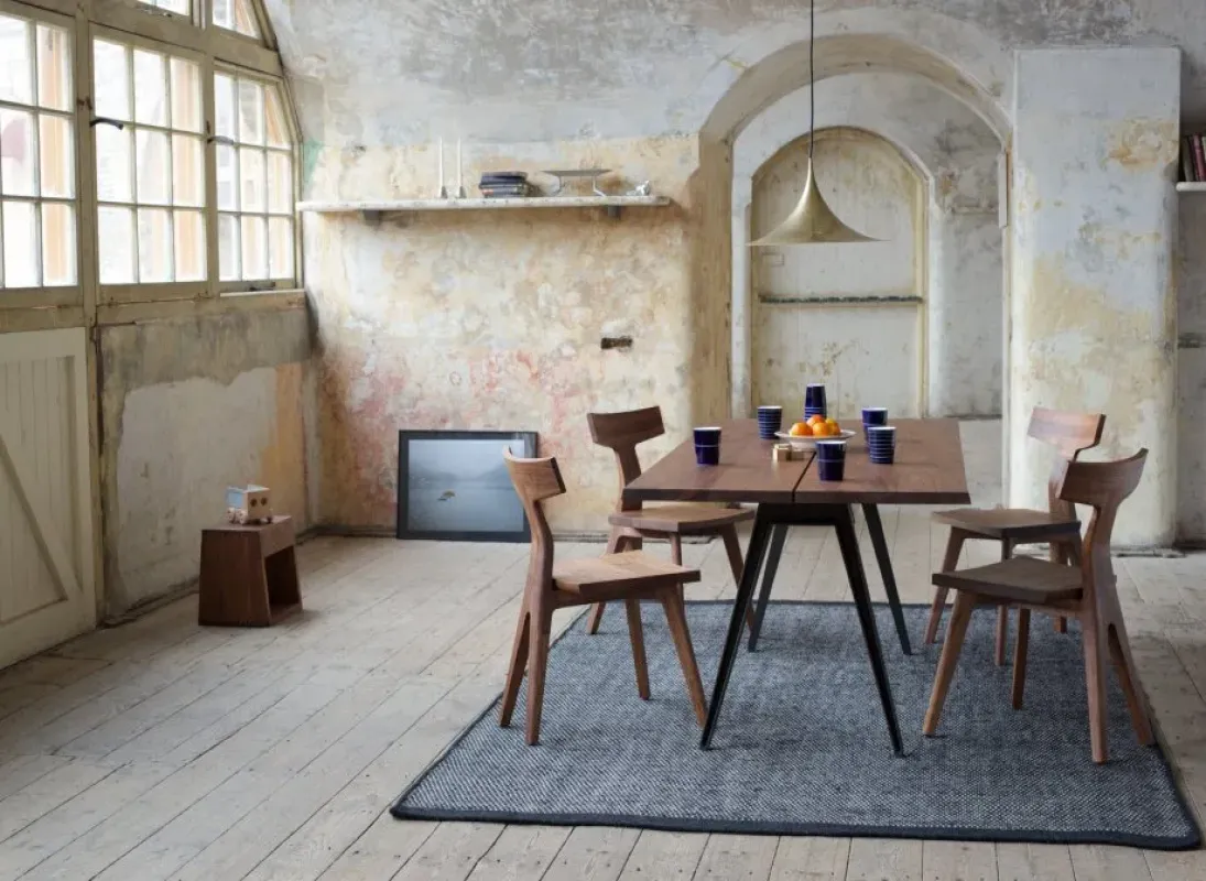 344 Fin Dining Chair – De La Espada at Mesmetric