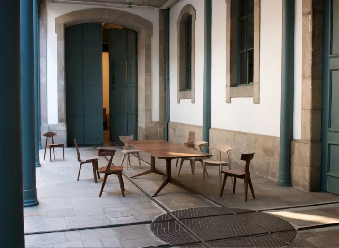 344 Fin Dining Chair – De La Espada at Mesmetric