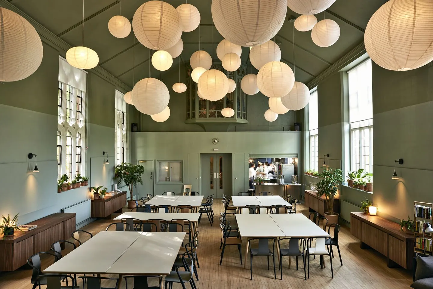Belleville Armchair Plastic – Vitra at Mesmetric