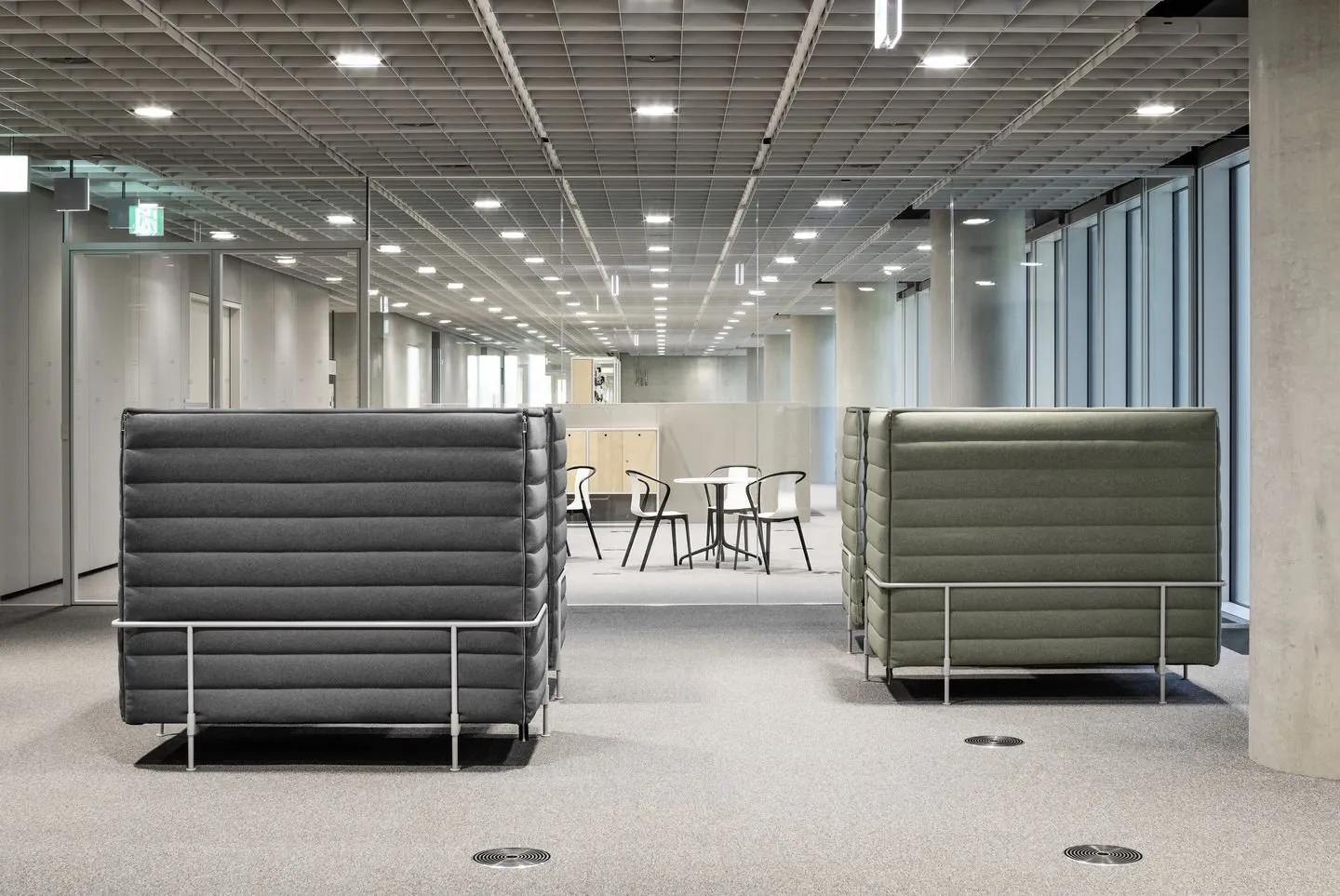 Belleville Armchair Plastic – Vitra at Mesmetric