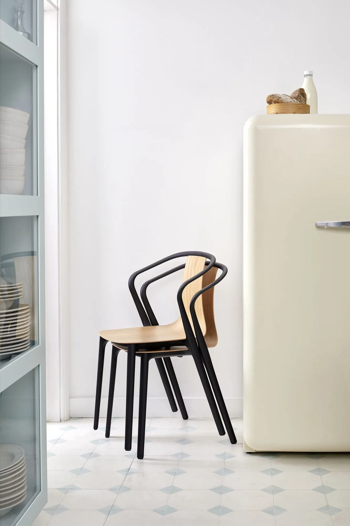 Belleville Armchair Wood - Vitra w Mesmetric